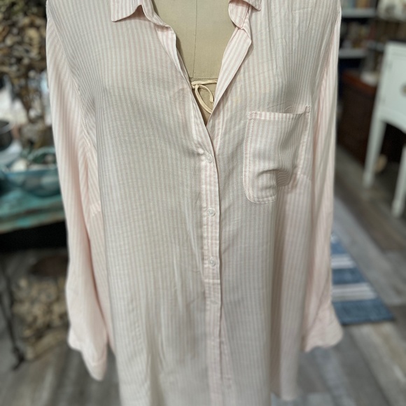 Blouse - Picture 1 of 2